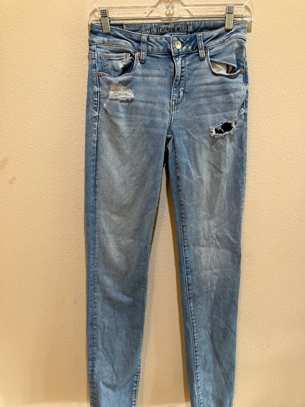 American Eagle Next Level Stretch Skinny Jeans Size 2 Light Wash Distressed